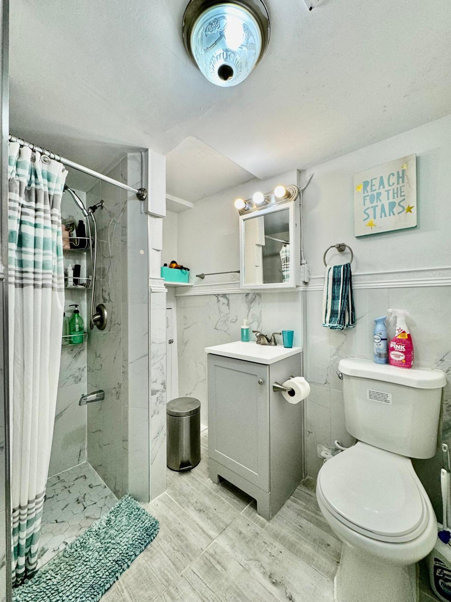 Tiny Private Room On The 1St Floor With Shared Bathroom Near Seatac Airport And Downtown Seattle Bagian luar foto