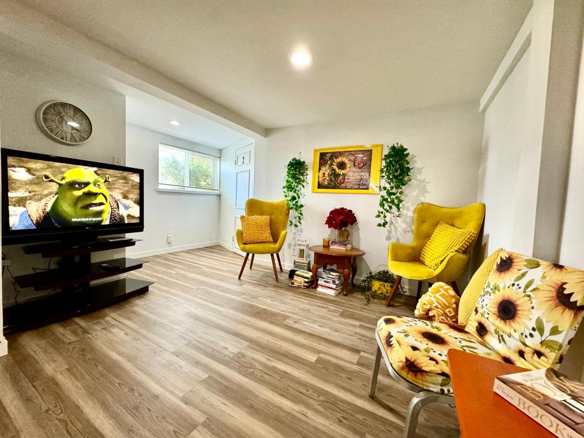 Tiny Private Room On The 1St Floor With Shared Bathroom Near Seatac Airport And Downtown Seattle Bagian luar foto