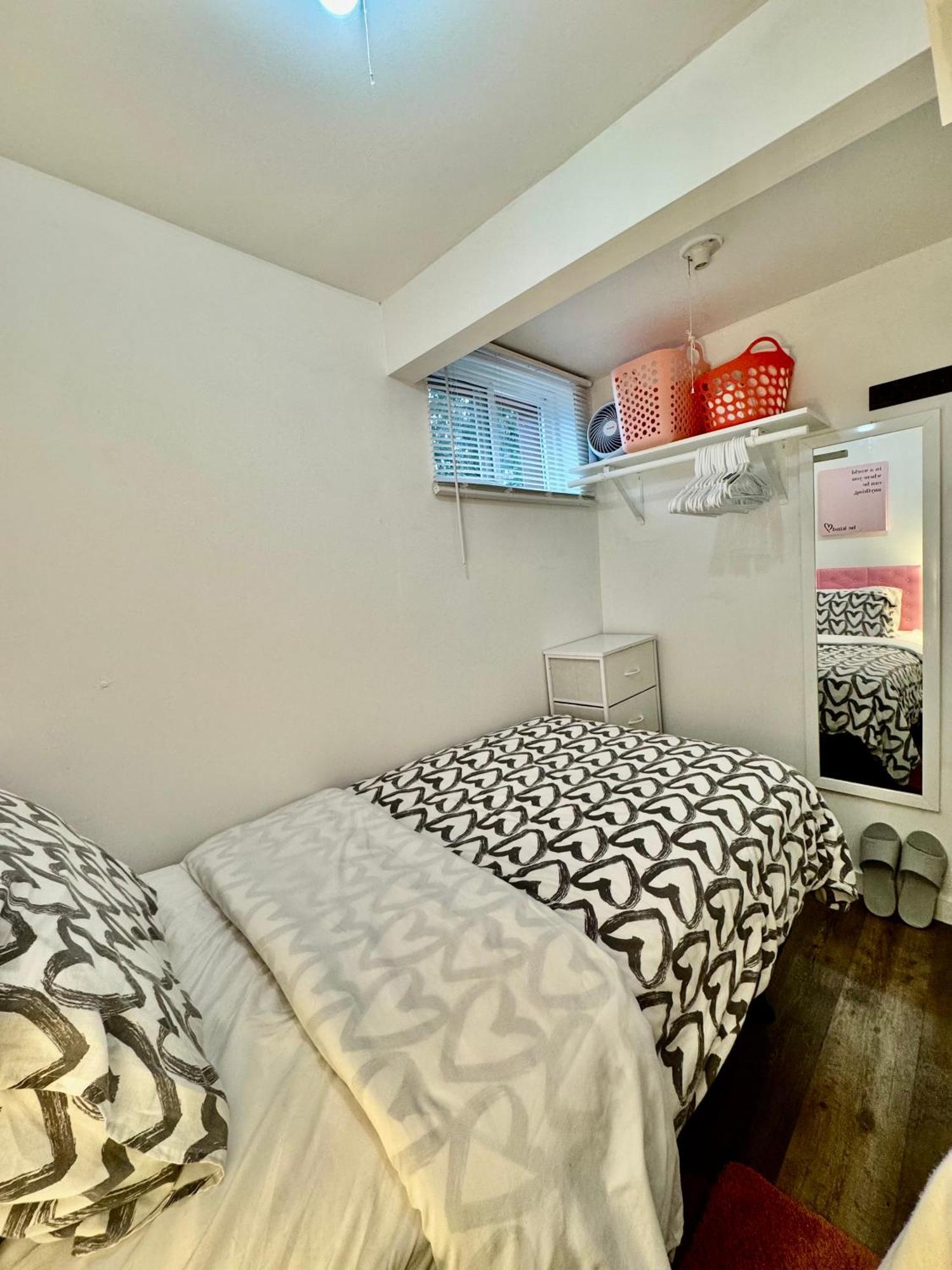 Tiny Private Room On The 1St Floor With Shared Bathroom Near Seatac Airport And Downtown Seattle Bagian luar foto