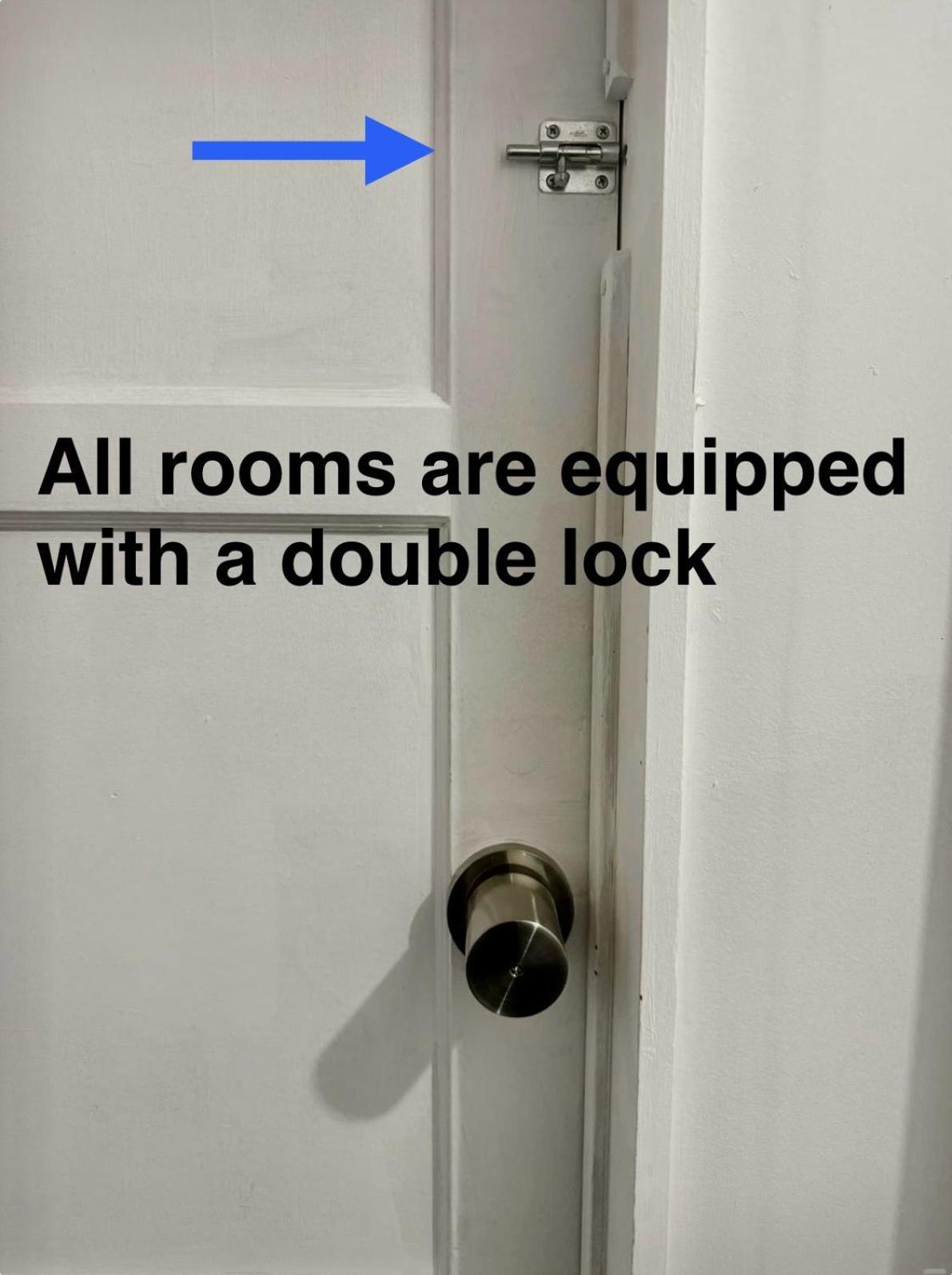 Tiny Private Room On The 1St Floor With Shared Bathroom Near Seatac Airport And Downtown Seattle Bagian luar foto